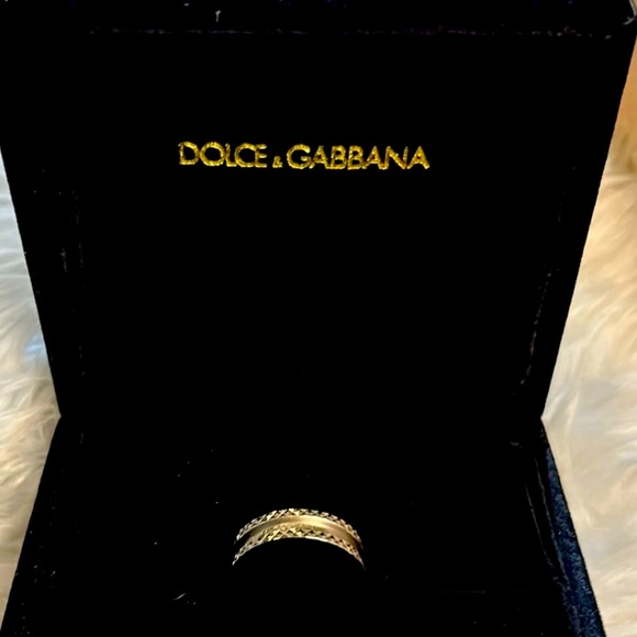 STUNNING Dolce & Gabbana Etched Silver Ring / Box Included!!! - Picture 3 of 7